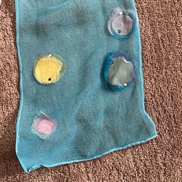 *3 for $10* Artistic blue ombré scarf with net bag - Picture 3 of 8